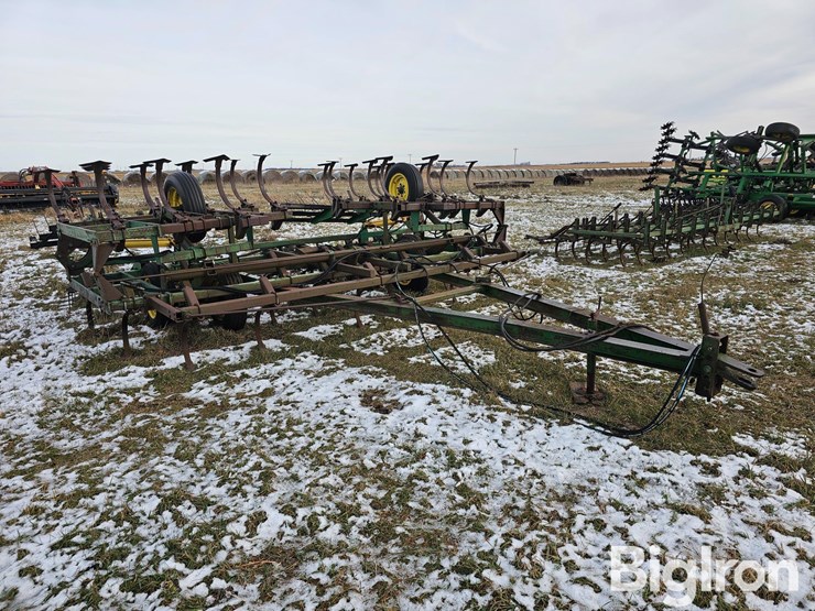 john-deere-1010-image-3