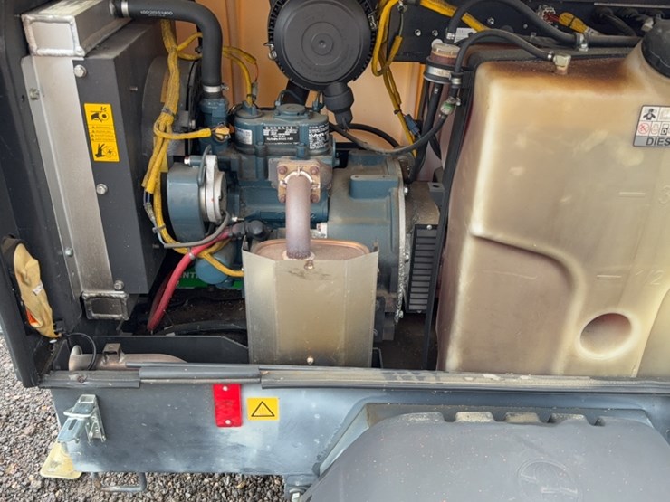 #2060-•-cp-v4-towable-light-tower-image-5