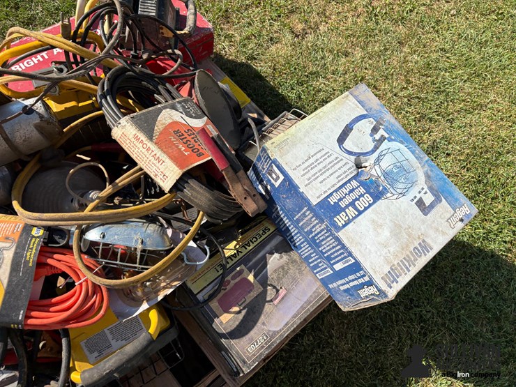 misc-pallet-of-shop-tools-image-11