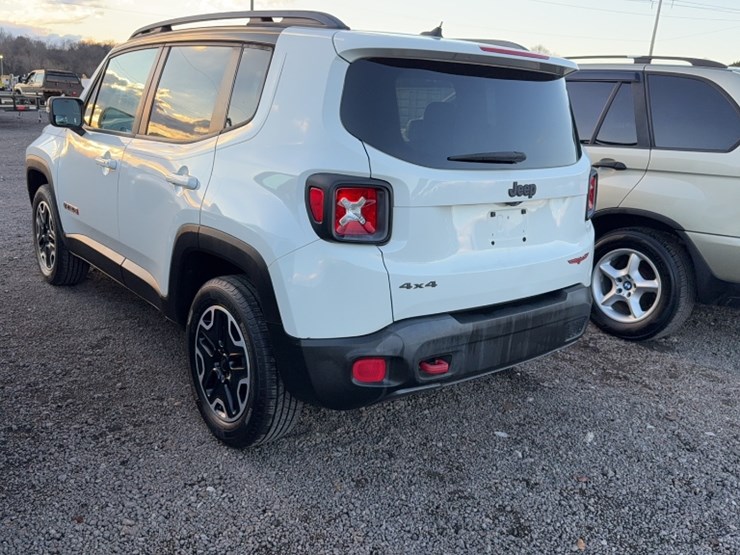 2016-jeep-renegade-image-10