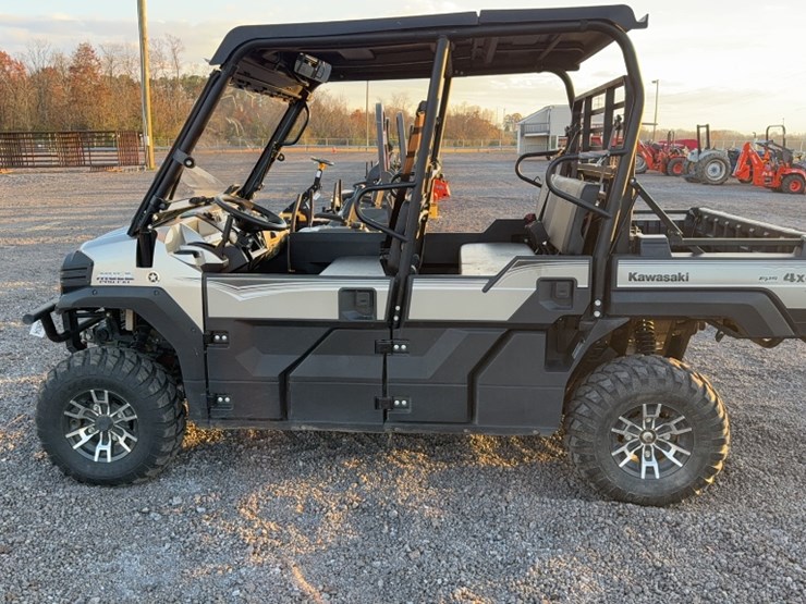 #3100-•-2018-kawasaki-mult-pro-fxt-utv-image-14