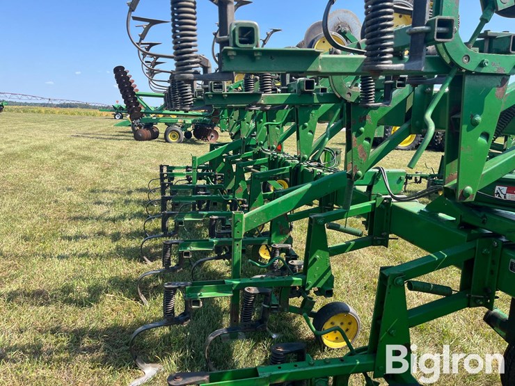 john-deere-845-image-19