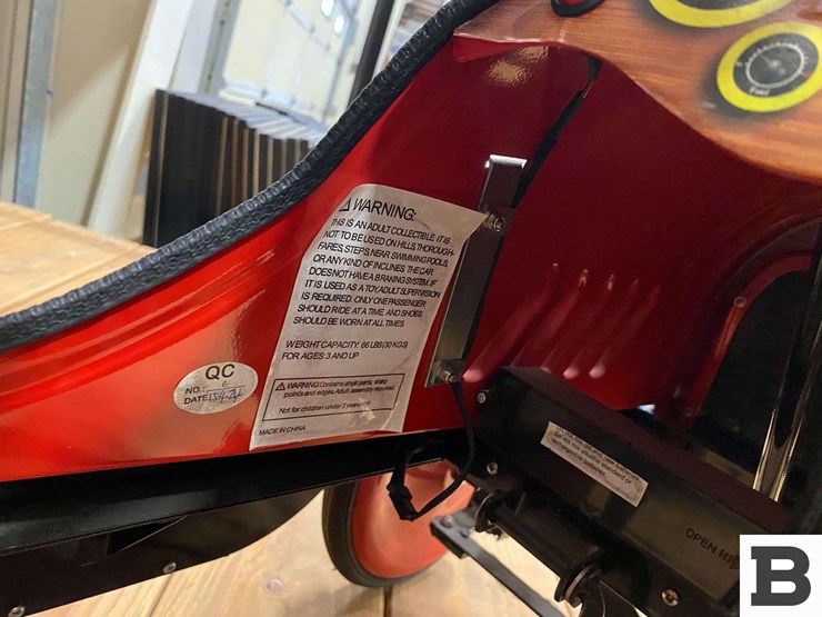 ranch-and-home-fire-chief-toy-pedal-fire-engine-image-7