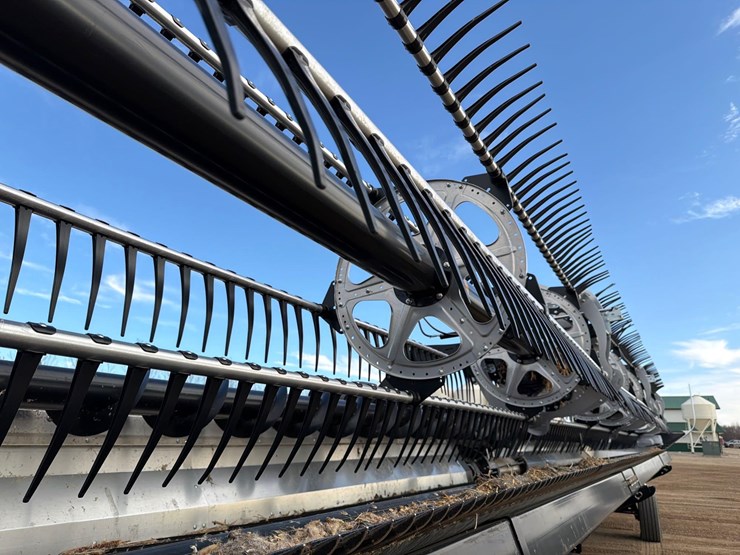 2024-mac-don-fd245-image-12