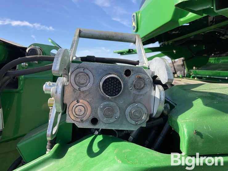 2015-john-deere-s680-image-13