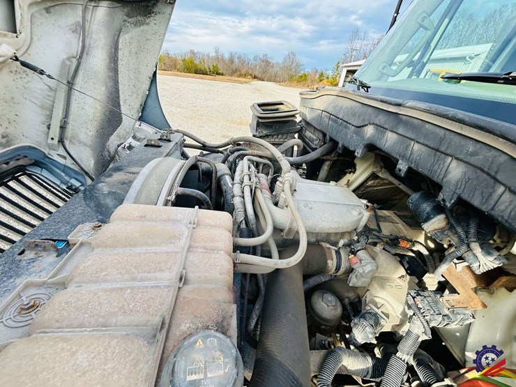 2013-international-durastar-4400-image-60