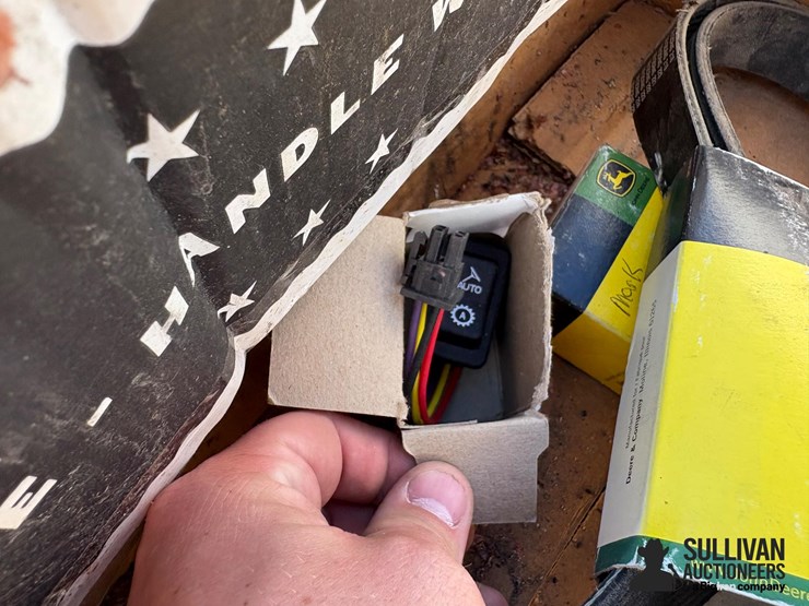 misc-pallet-of-tools-&-parts-image-9