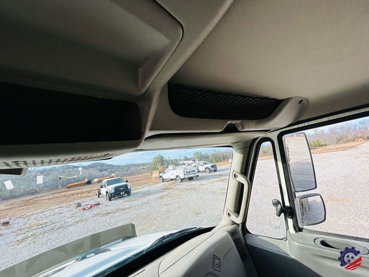 2013-international-durastar-4400-image-83