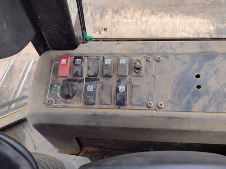 caterpillar-d5k2-lgp-image-11