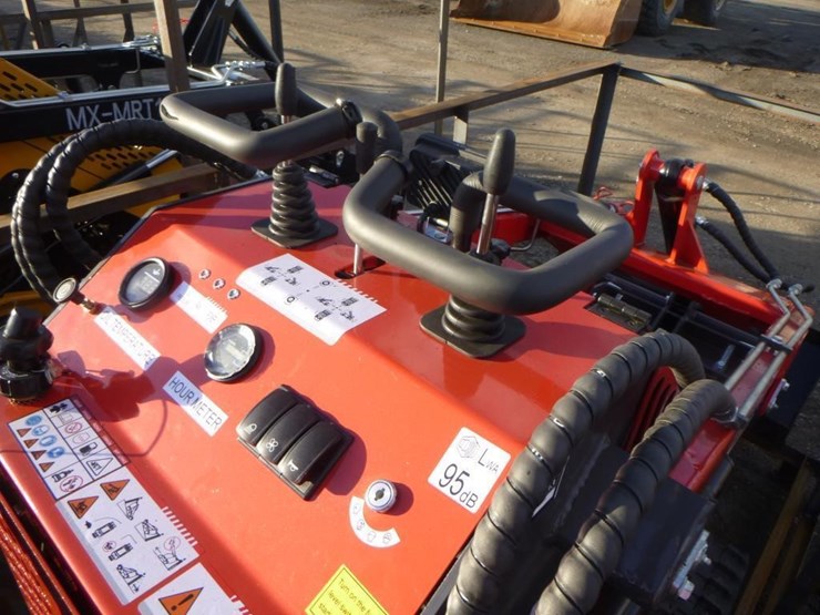 2025-agt-ysrt14-skid-steer-track-loader-image-13