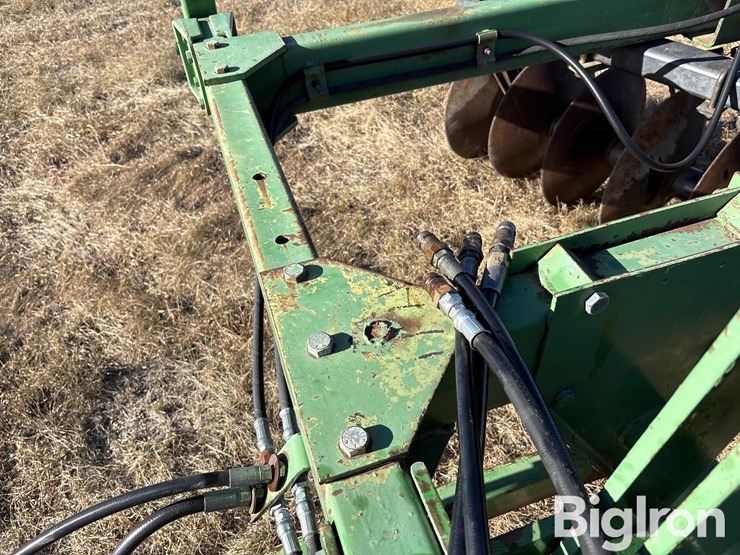 john-deere-230-image-11