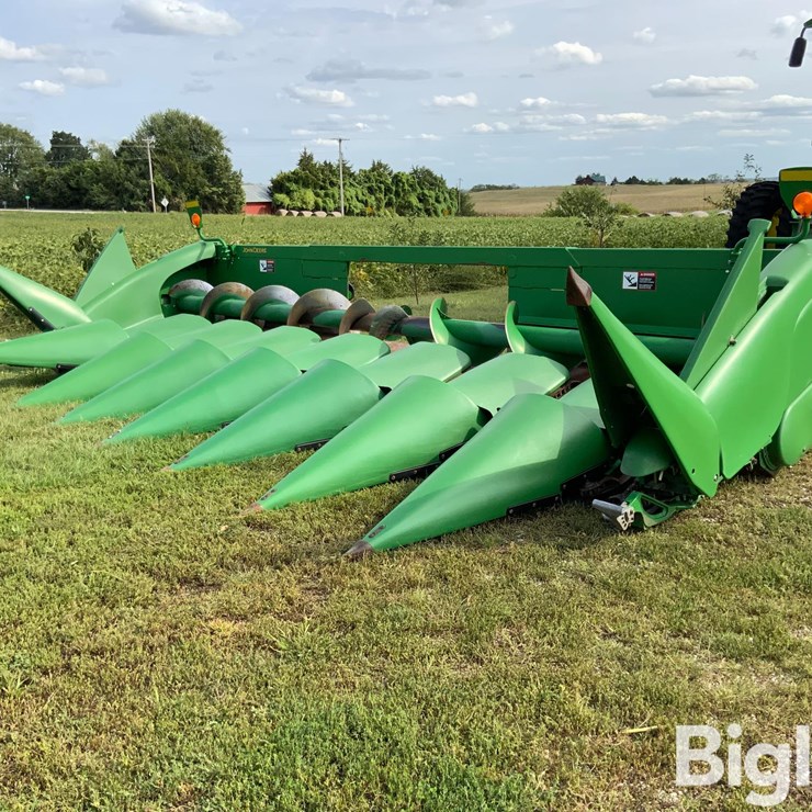 2010 JOHN DEERE 608C