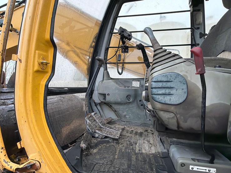 deere-160-lc-image-29