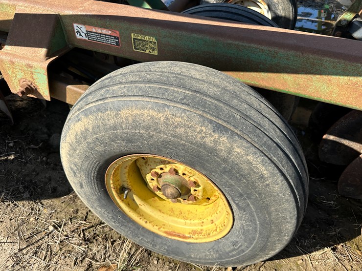 john-deere-26-image-6