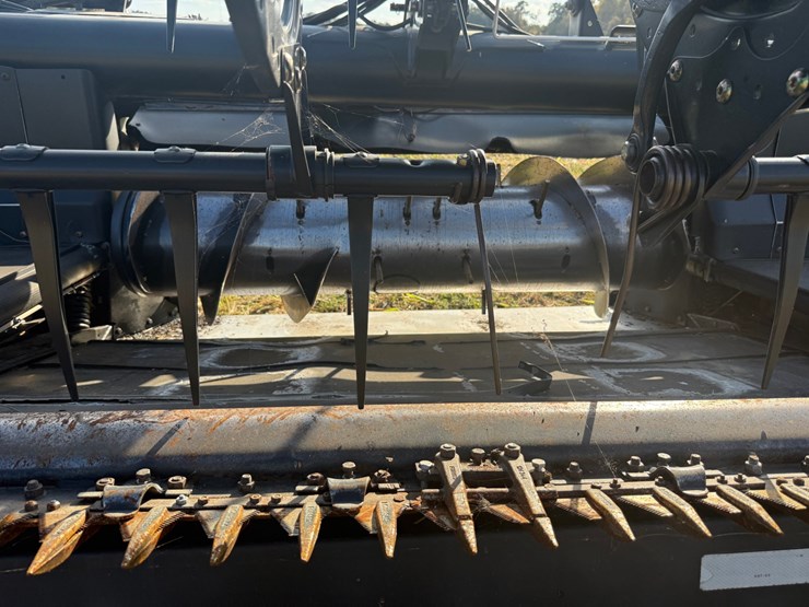 2014-macdon-40-foot-flex-draper-head----header-cart-not-included-image-48