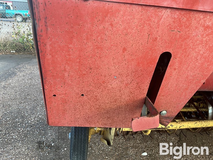 1992-new-holland-660-image-10