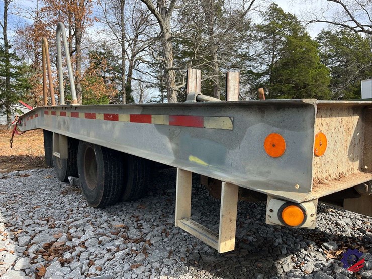 t/a-21’-x-8’-tilt-equipment-trailer-image-29