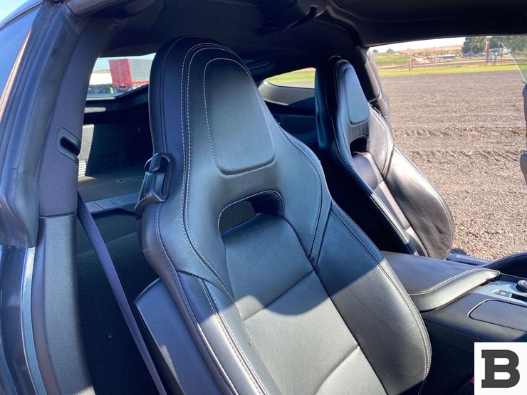 2014-chevrolet-corvette-stingray-coupe-image-10