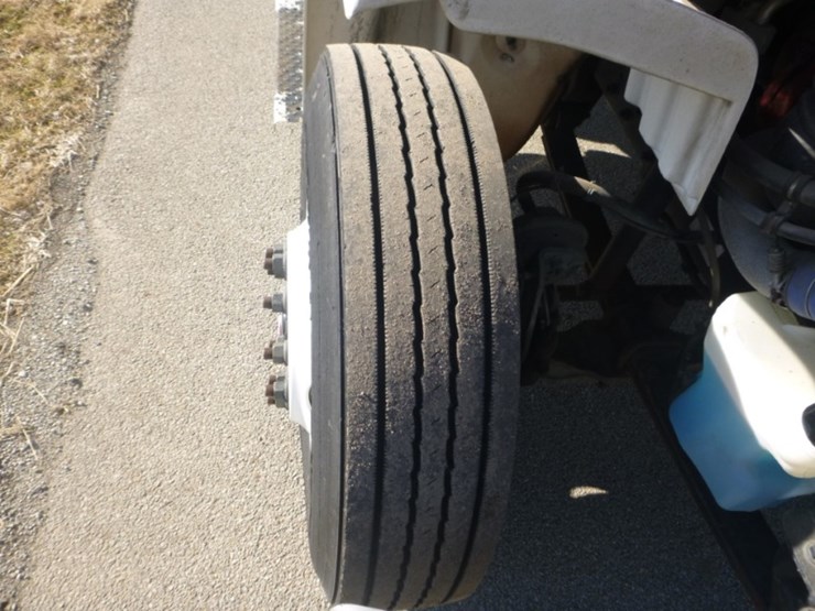 freightliner-m2-106-image-21