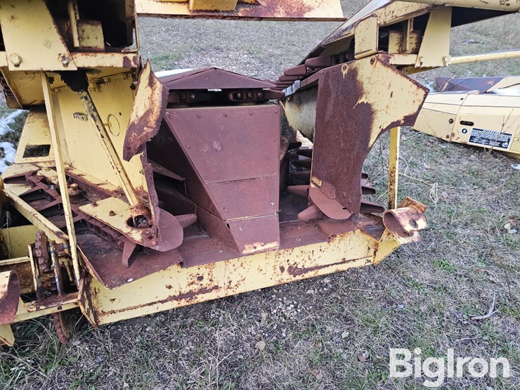 new-holland-880r2-image-16