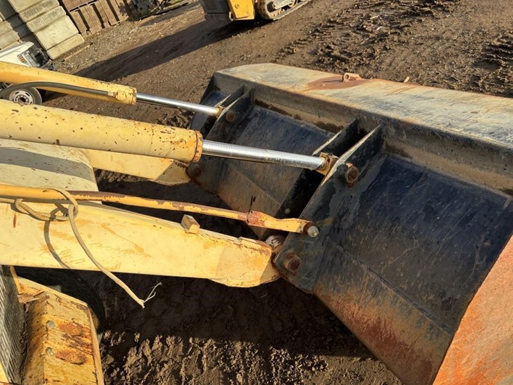 1975-ford-445a-image-11