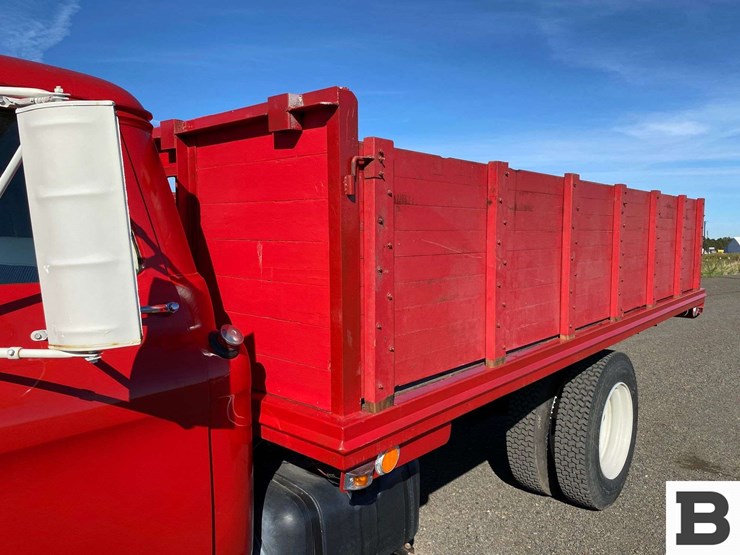 1959-gmc-370-bulk-agriculture-truck-image-13
