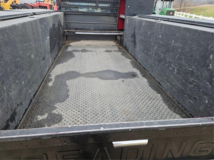 2016-ford-550-image-18