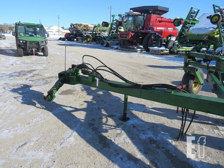 john-deere-2810-image-12