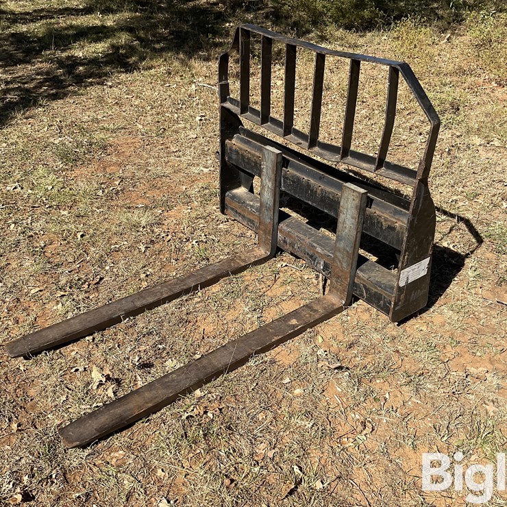 John Deere Worksite Pro Pallet Fork Skid Steer Attachment