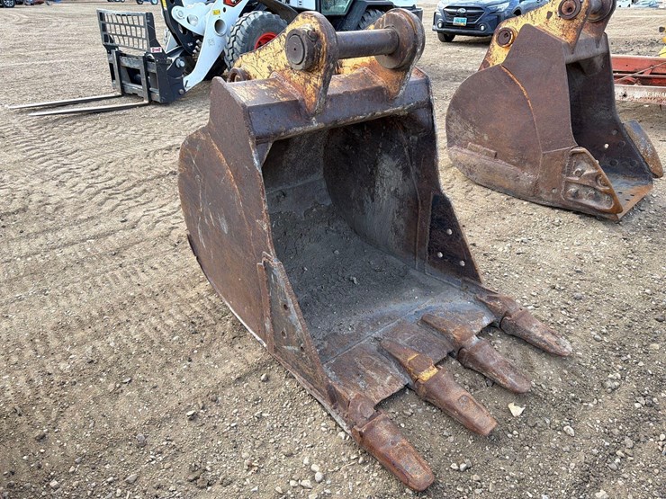 excavator-frost-bucket-image-5