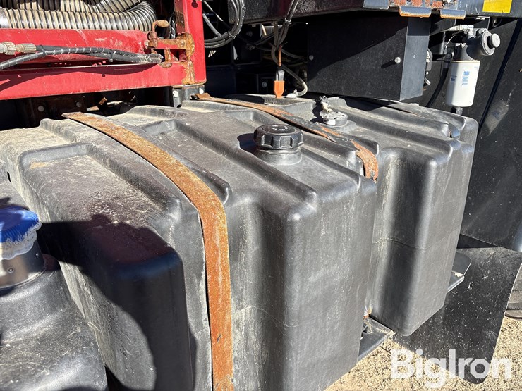 2016-case-ih-titan-4540-image-15