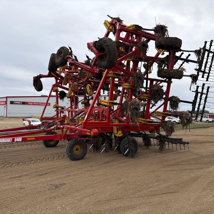 2014 BOURGAULT 9400