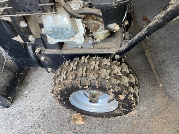 #1417-•-snow-devil-snowblower-(independence,-wi)-image-11