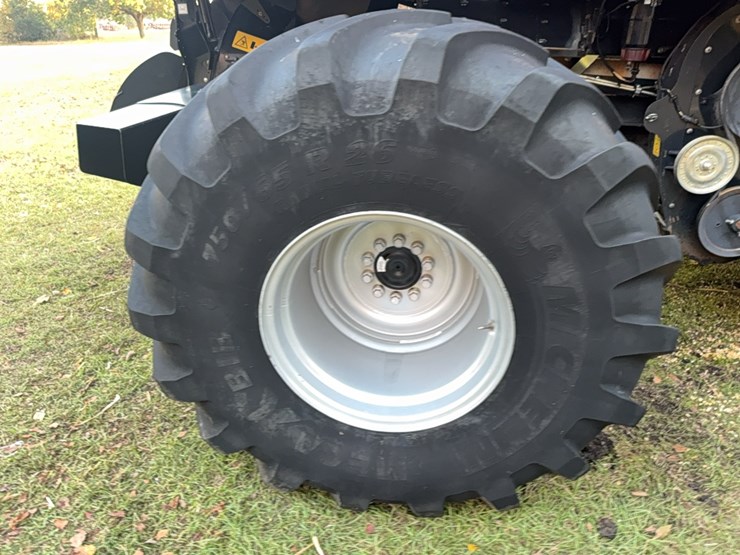 2018-case-ih-8240-image-21