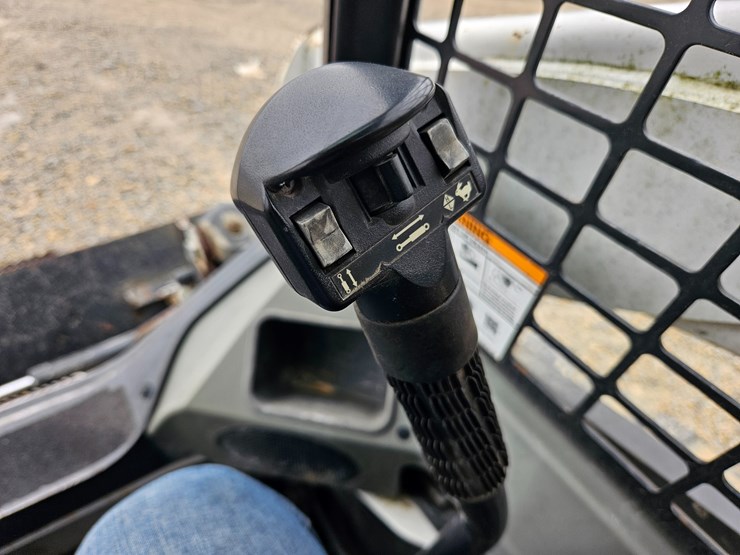 2018-bobcat-t770-image-31