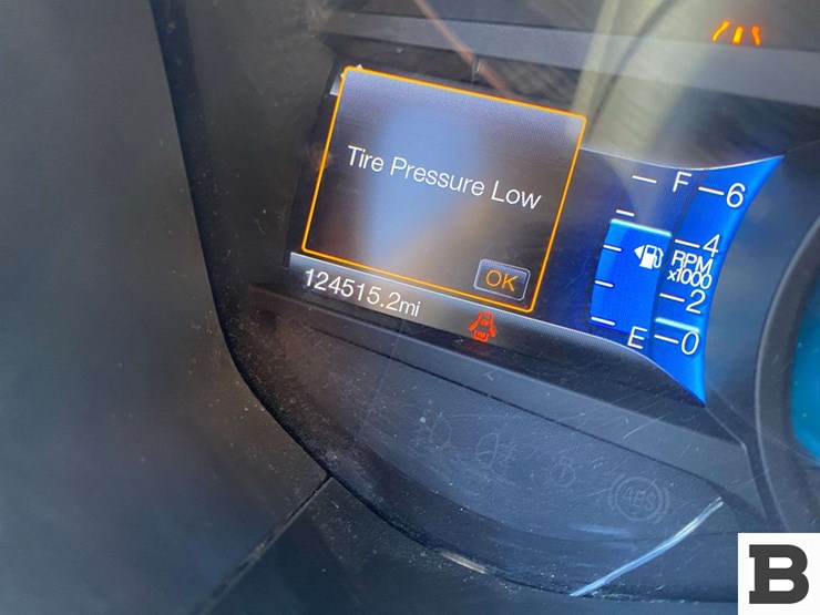 2016-ford-fusion-sedan-image-31