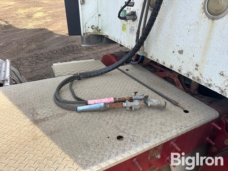 2005-international-9900i-image-11