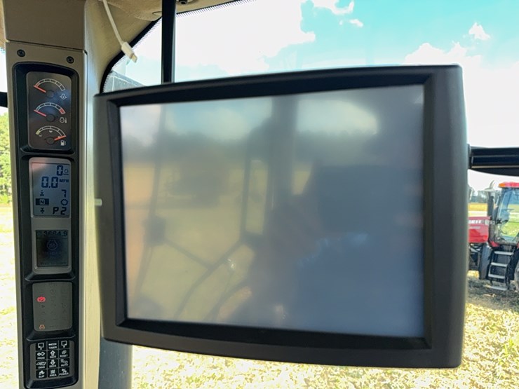 case-ih-magnum-335-image-108