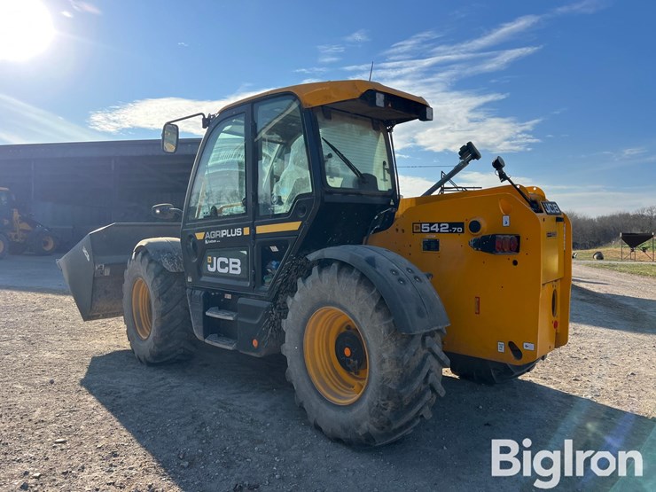 2020-jcb-542-70ag+-telehandler-image-7