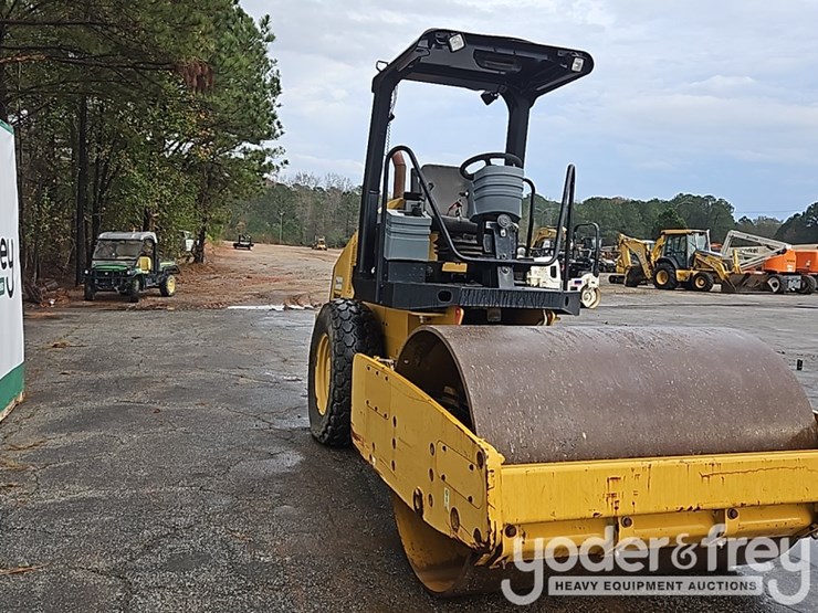 2013-caterpillar-cs44-image-5