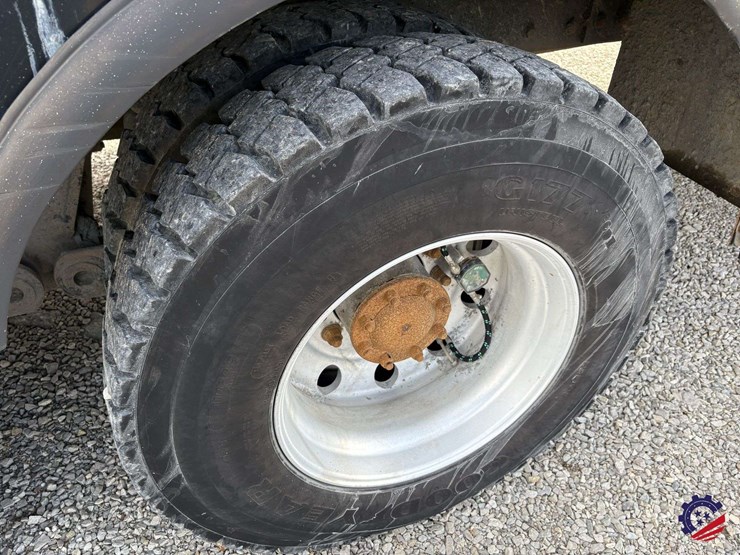 2009-kenworth-t800-image-24