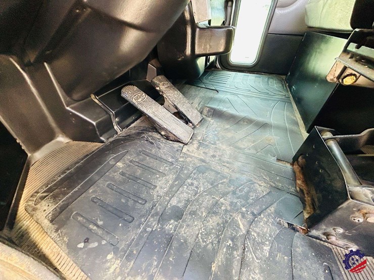 2007-peterbilt-340-image-159