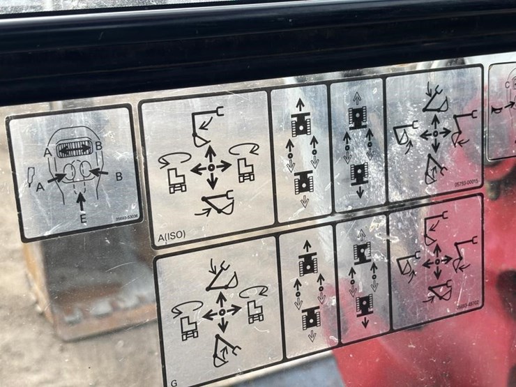 2014-takeuchi-tb290-image-34