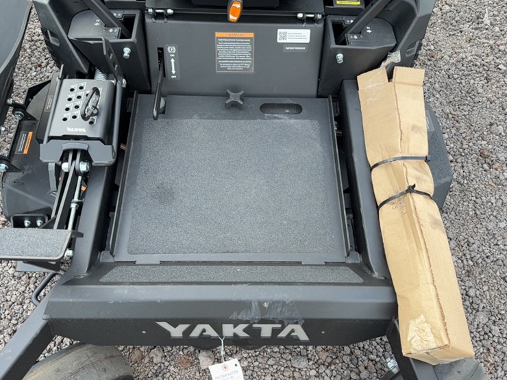 #3079-•-yakta-yxr-320-zero-turn-lawn-mower-image-5