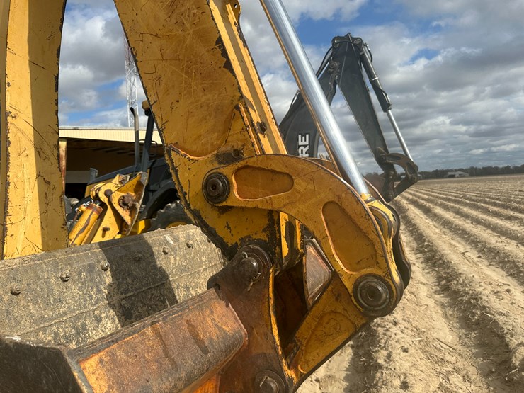 deere-310sg-image-24