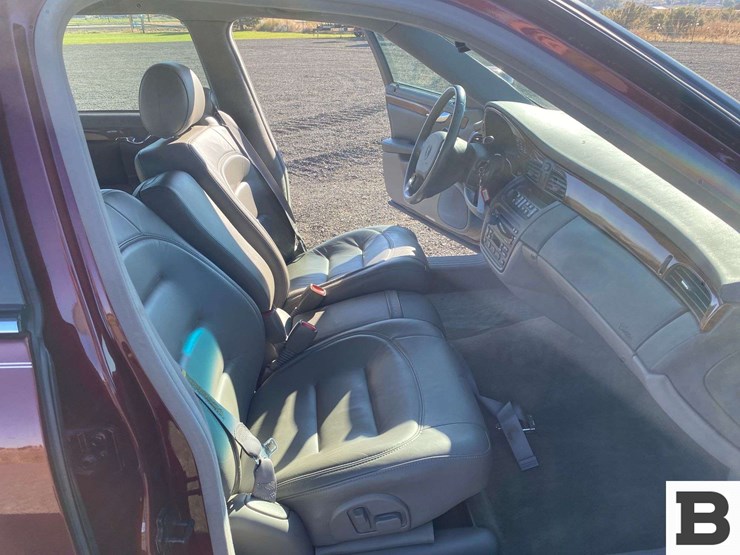 2000-cadillac-deville-sedan-image-26