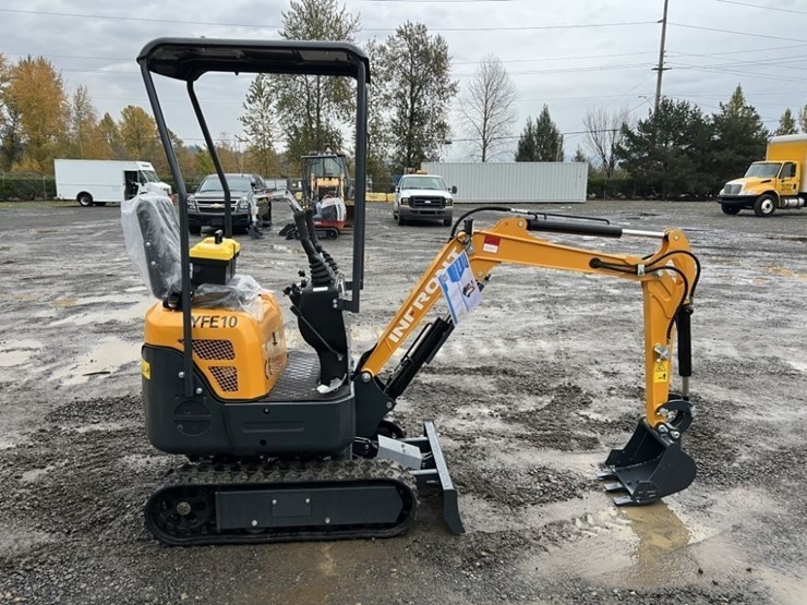 2025-infront-yfe10-mini-hydraulic-excavator-image-3
