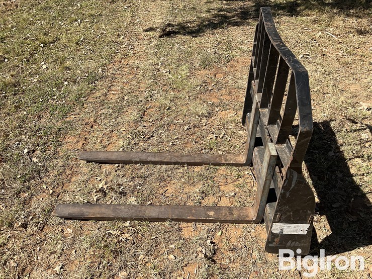 john-deere-worksite-pro-pallet-fork-skid-steer-attachment-image-8