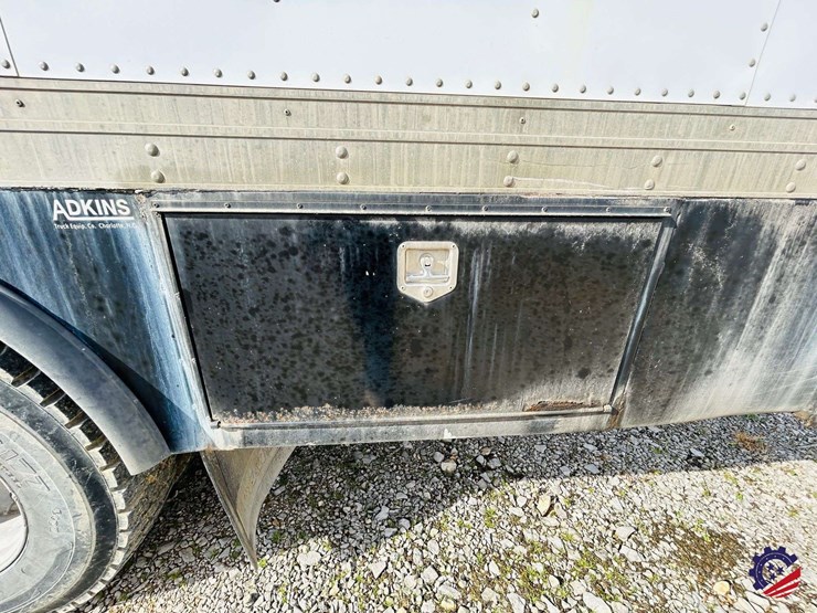 2007-peterbilt-340-image-41