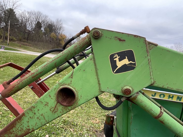 john-deere-4010-image-40